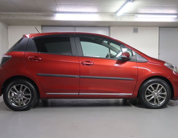 Toyota Yaris 4