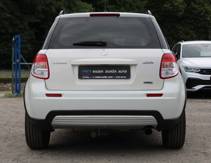 Suzuki SX4 6