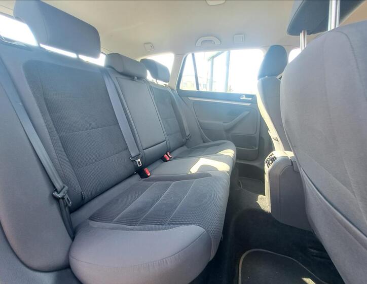 Volkswagen Golf 26