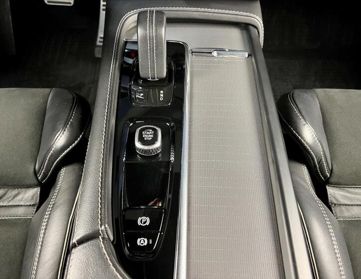 Volvo XC90 25