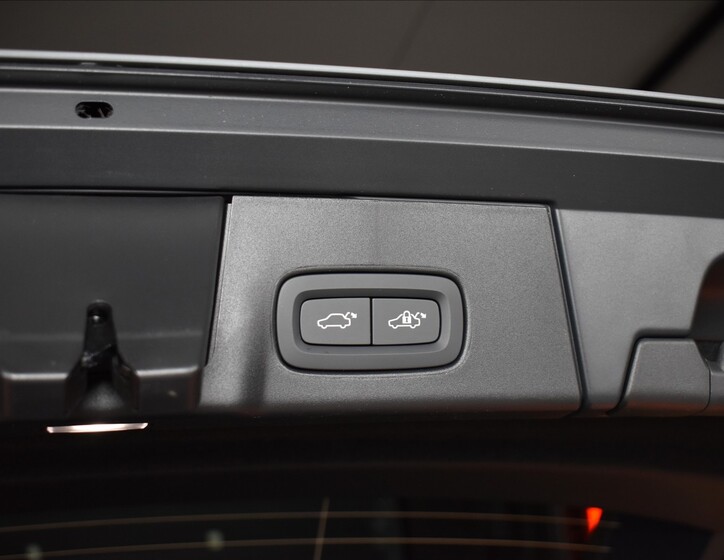 Volvo V90 29