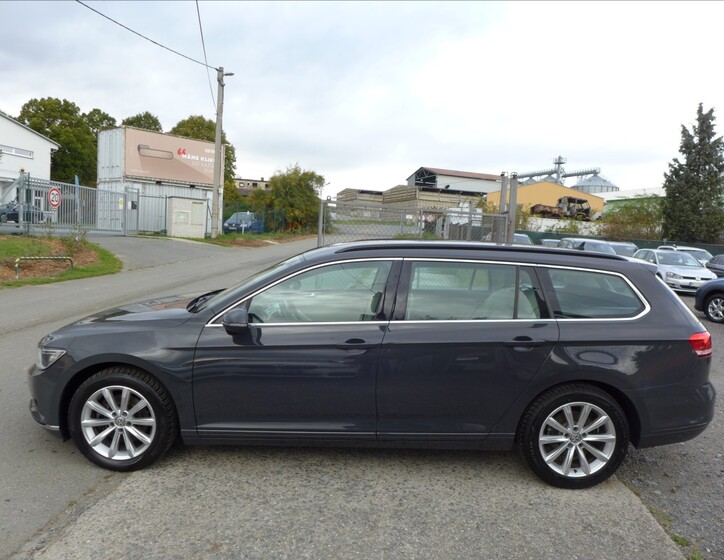 Volkswagen Passat 9