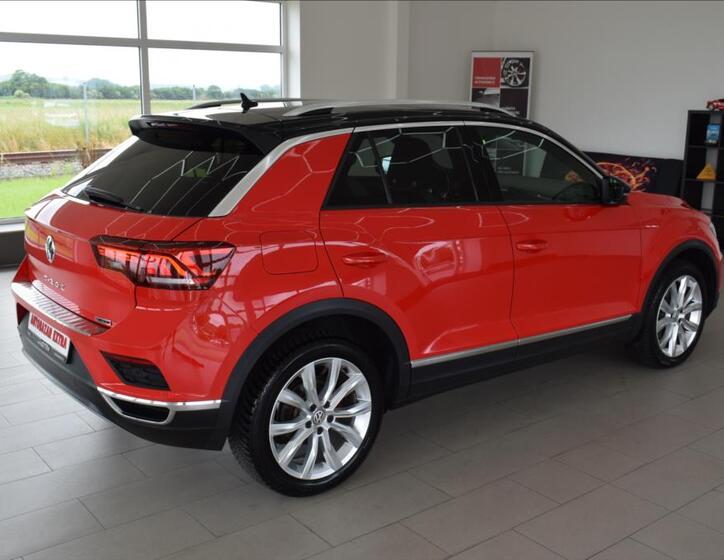 Volkswagen T-Roc 6