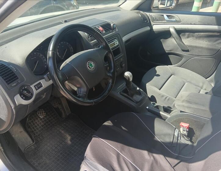 Škoda Octavia 16
