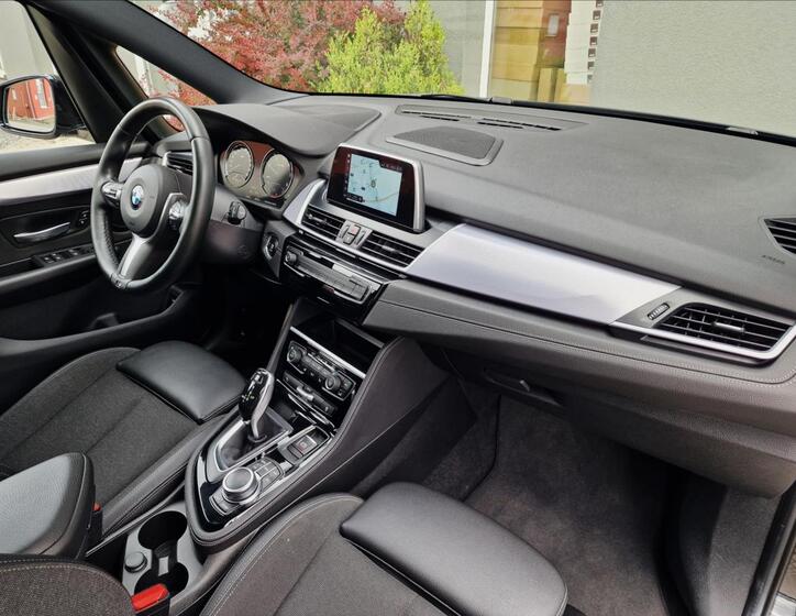 BMW Řada 2 13