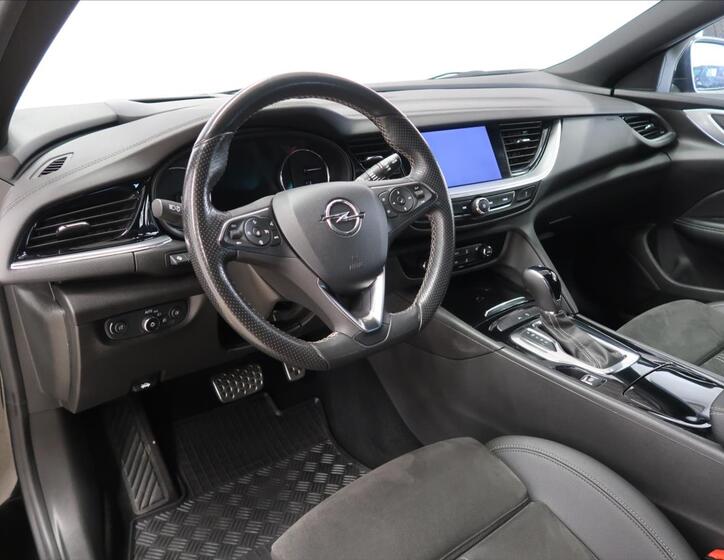 Opel Insignia 10