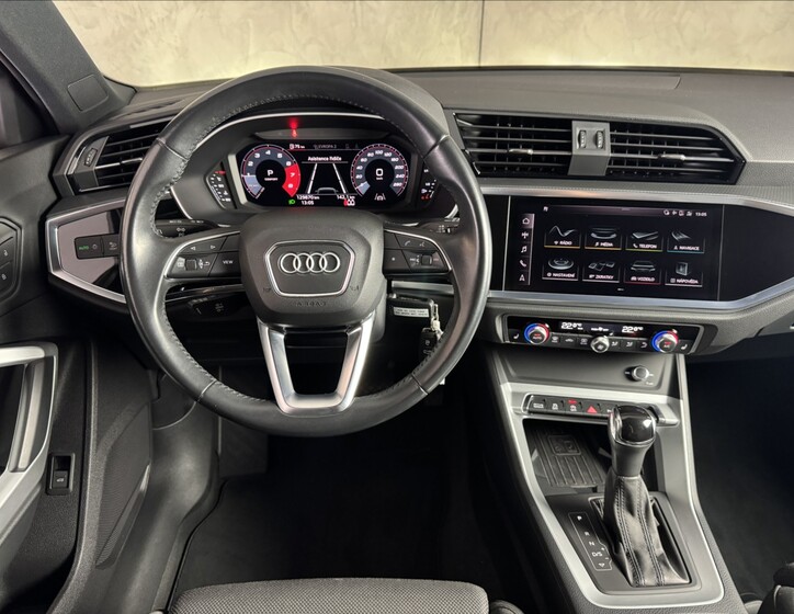 Audi Q3 19