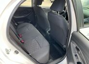 Toyota Yaris 16