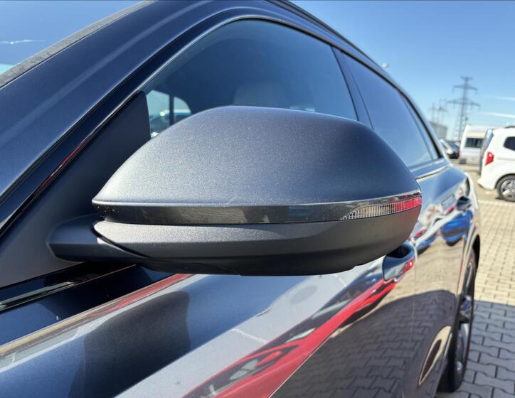 Audi Q8 10