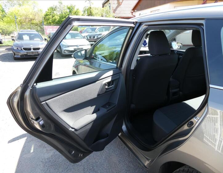 Toyota Auris 23