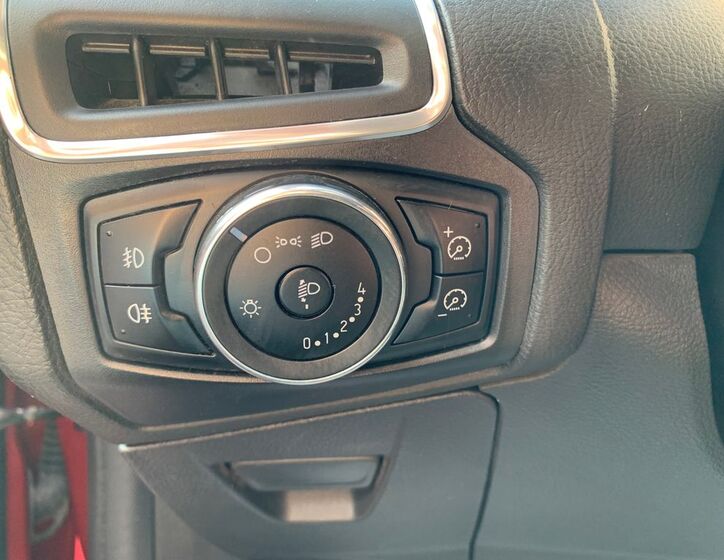 Ford Focus 8