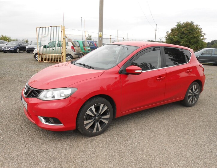 Nissan Pulsar 1