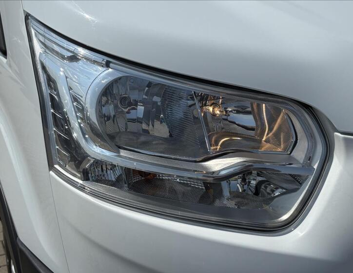 Ford Transit 9
