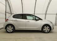 Peugeot 208 5