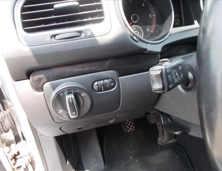 Volkswagen Golf 21