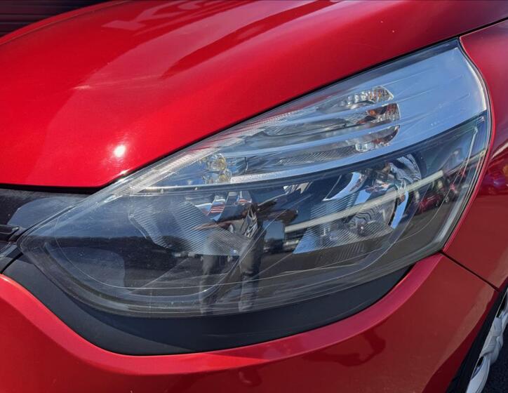 Renault Clio 24