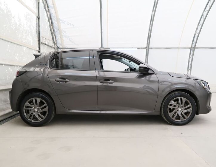 Peugeot 208 5