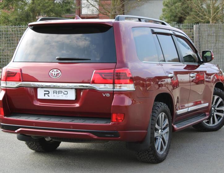 Toyota Land Cruiser 2