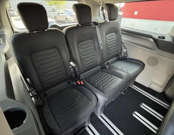 Ford Tourneo Custom 14