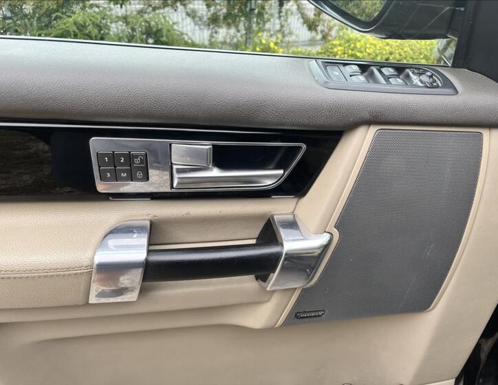 Land Rover Discovery 13