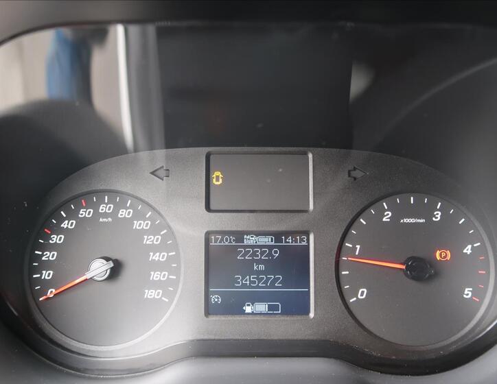 Mercedes-Benz Sprinter 11