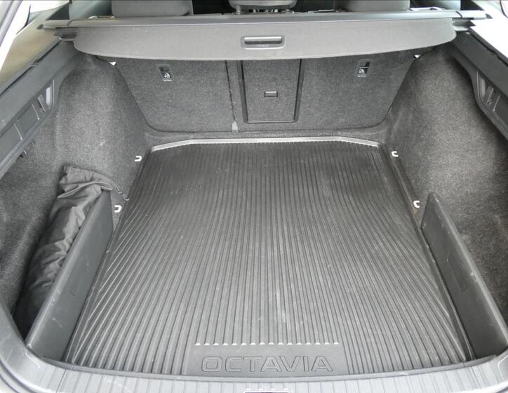 Škoda Octavia 12