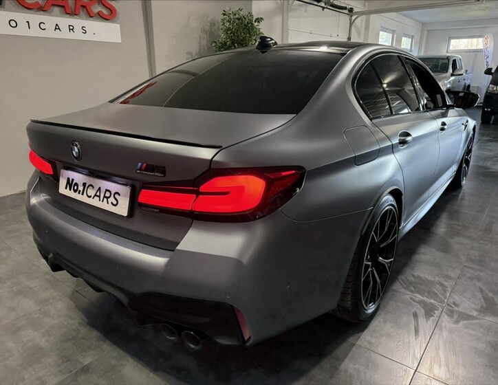 BMW M5 5