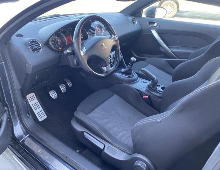 Peugeot RCZ 11