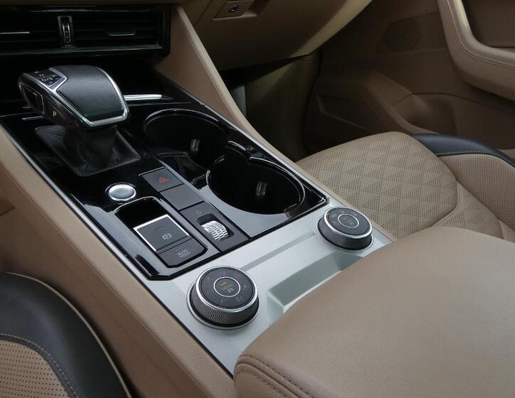 Volkswagen Touareg 6