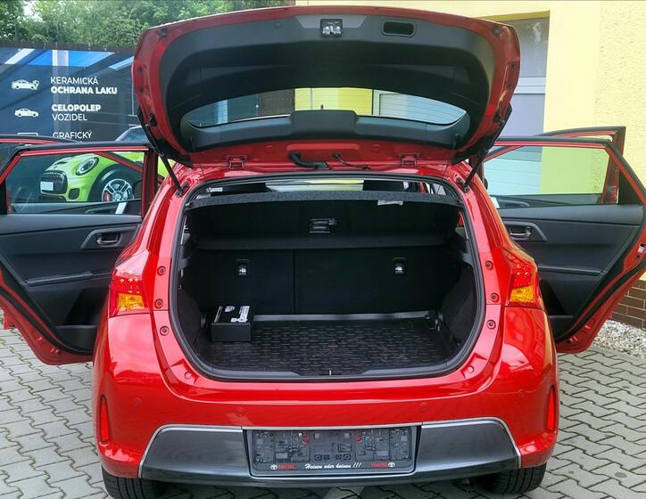 Toyota Auris 15