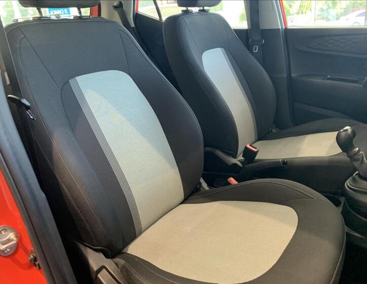 Hyundai i10 36