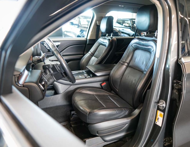 Lincoln Aviator 15