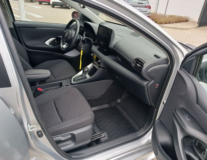 Toyota Yaris 12