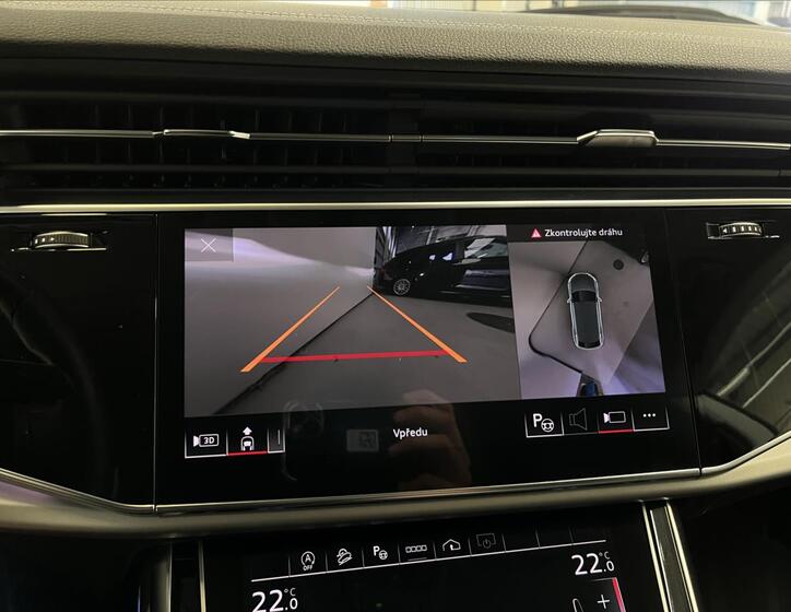Audi Q8 13