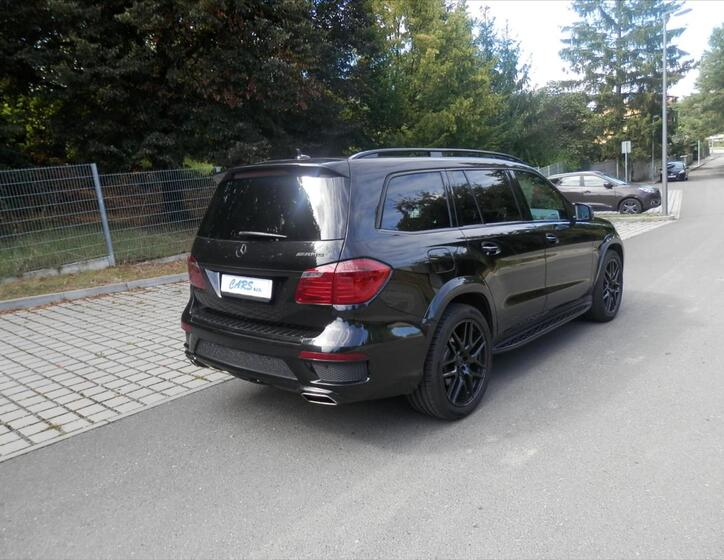 Mercedes-Benz GL 9