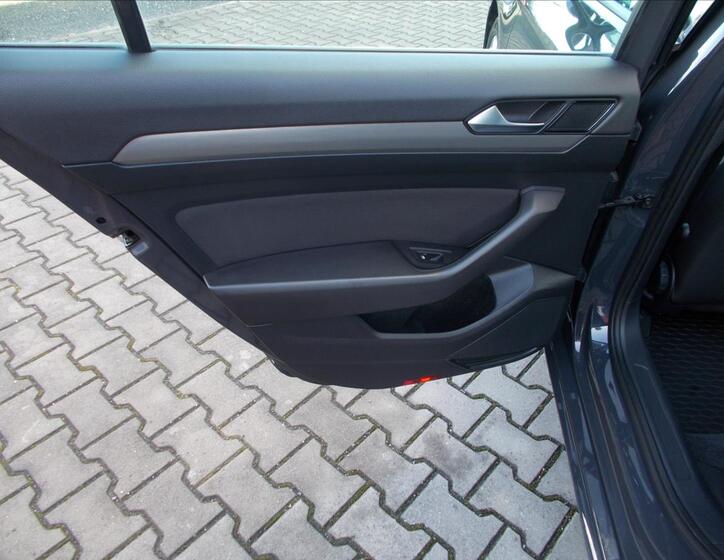 Volkswagen Passat 18
