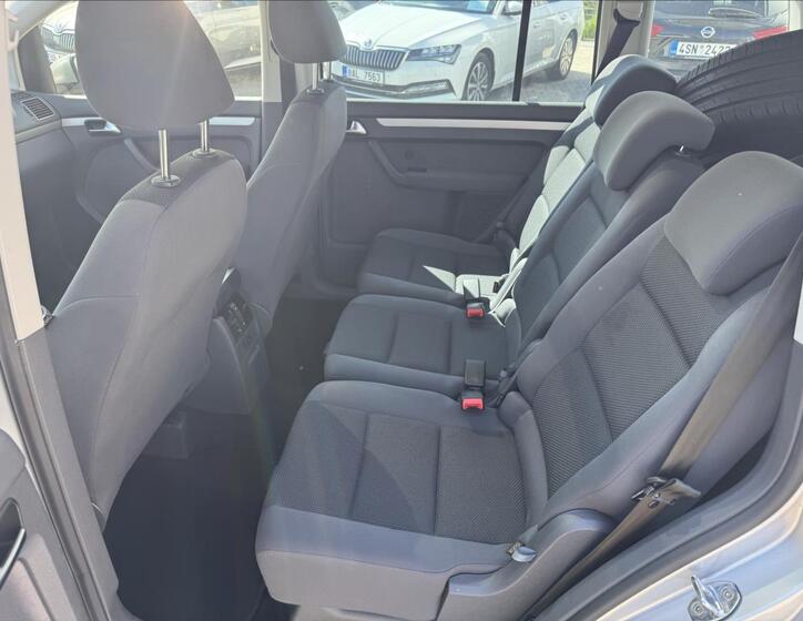 Volkswagen Touran 12