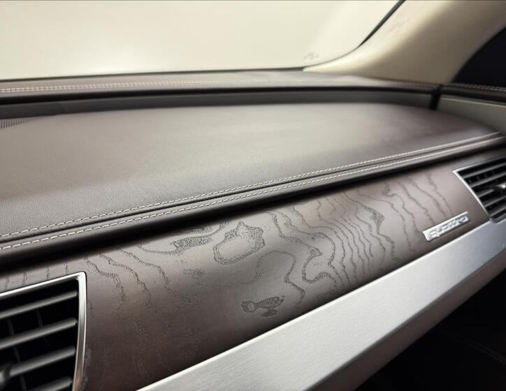 Audi A8 33