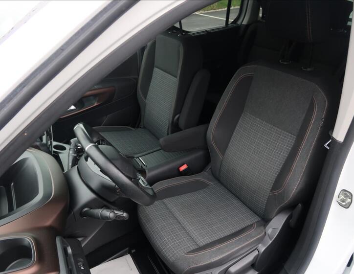 Peugeot Rifter 10