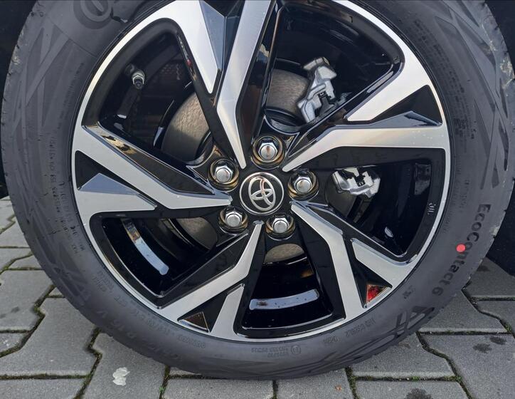Toyota Yaris 7