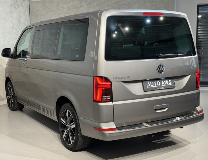 Volkswagen Multivan 11