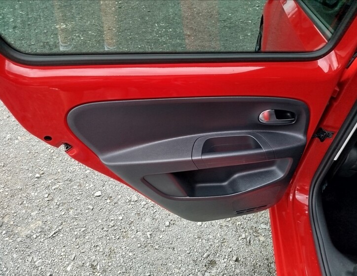 Volkswagen up! 24