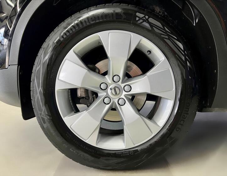 Volvo XC40 9