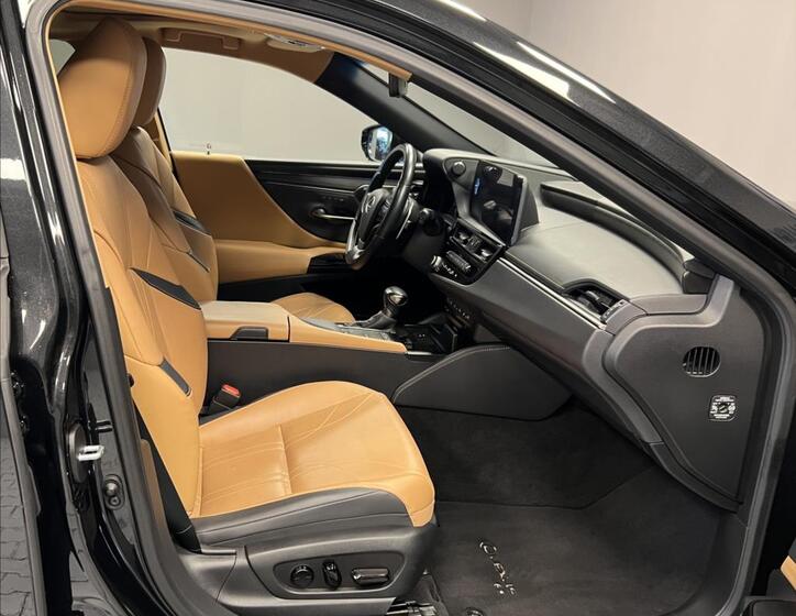 Lexus ES 300h 7