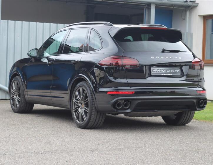 Porsche Cayenne 8