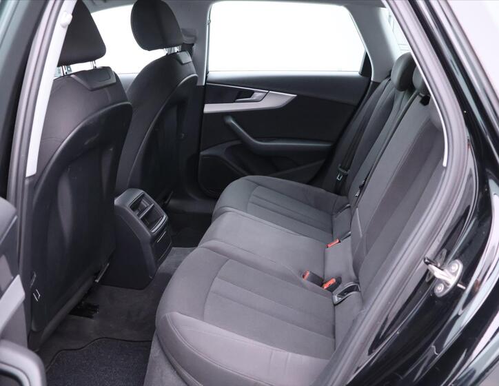 Audi A4 16