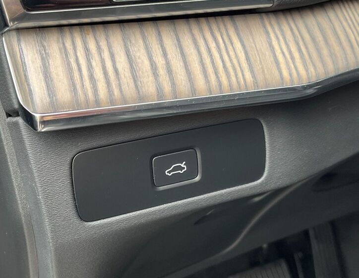 Volvo XC90 25