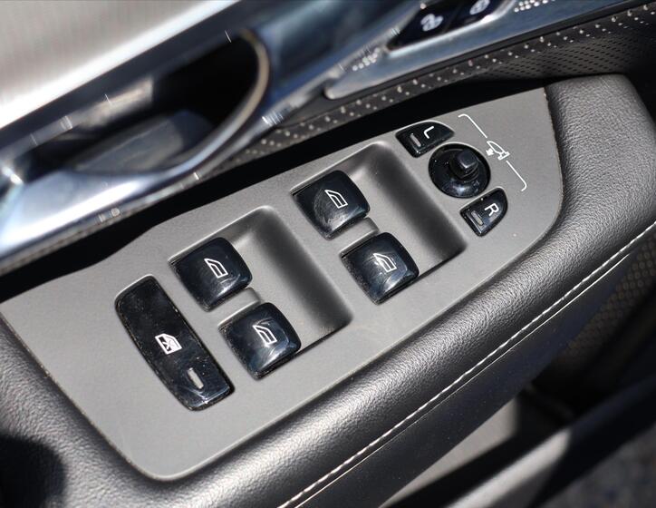Volvo V90 16