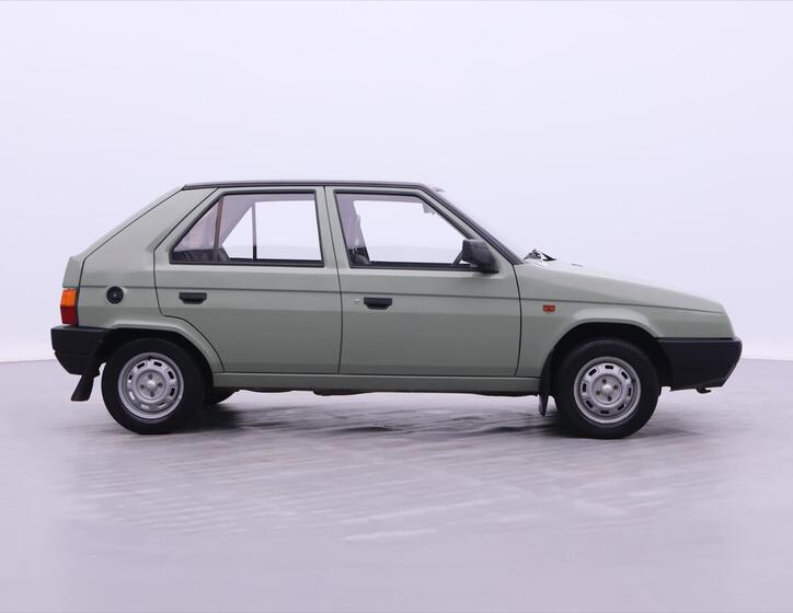 Škoda Favorit 8
