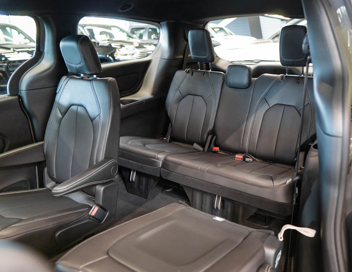 Chrysler Pacifica 31